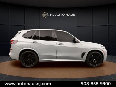 Used 2024 BMW X5 M60i AWD/4WD image 44