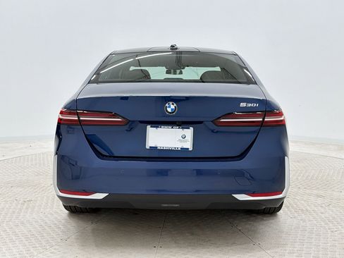 Used 2025 BMW 530i w/ Premium Package RWD image 8