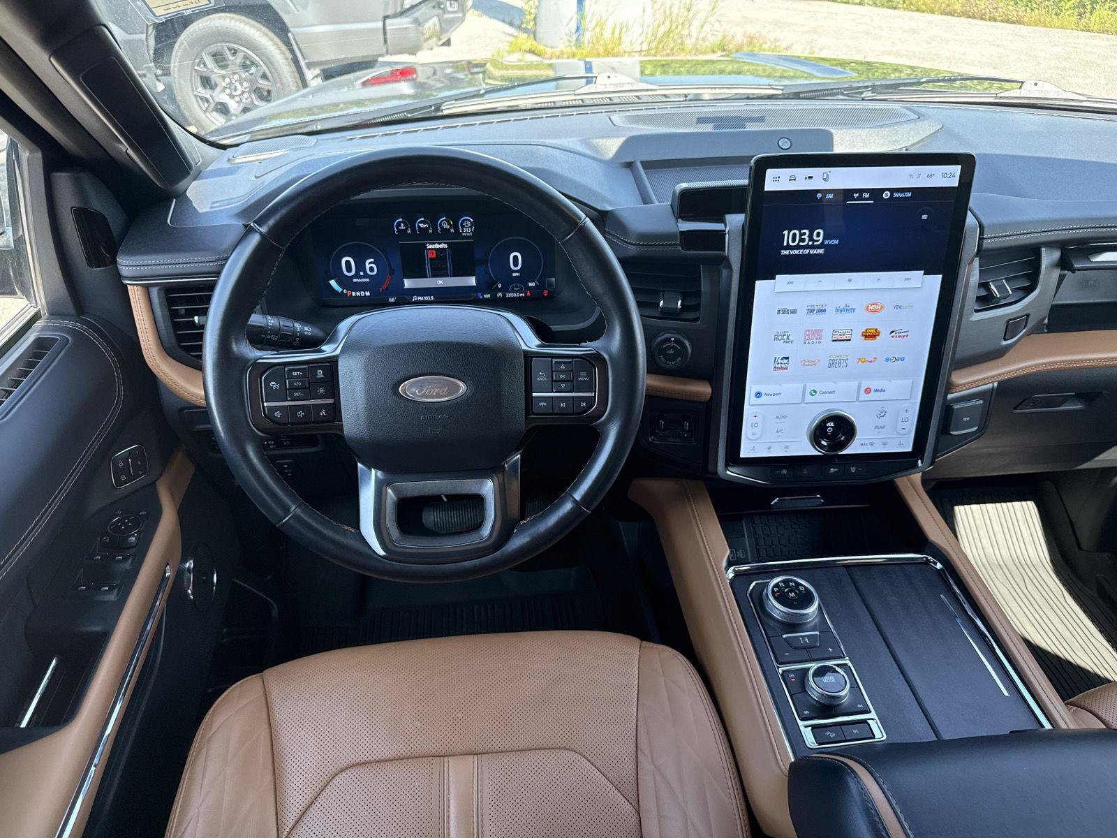 Used 2024 Ford Expedition Platinum AWD/4WD image 14