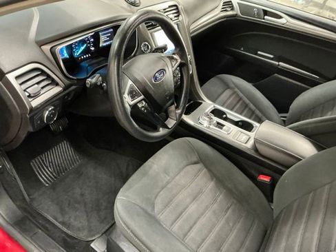 Used 2020 Ford Fusion SE image 13