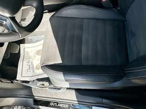 Used 2024 Mitsubishi Outlander SE Black Edition FWD image 19