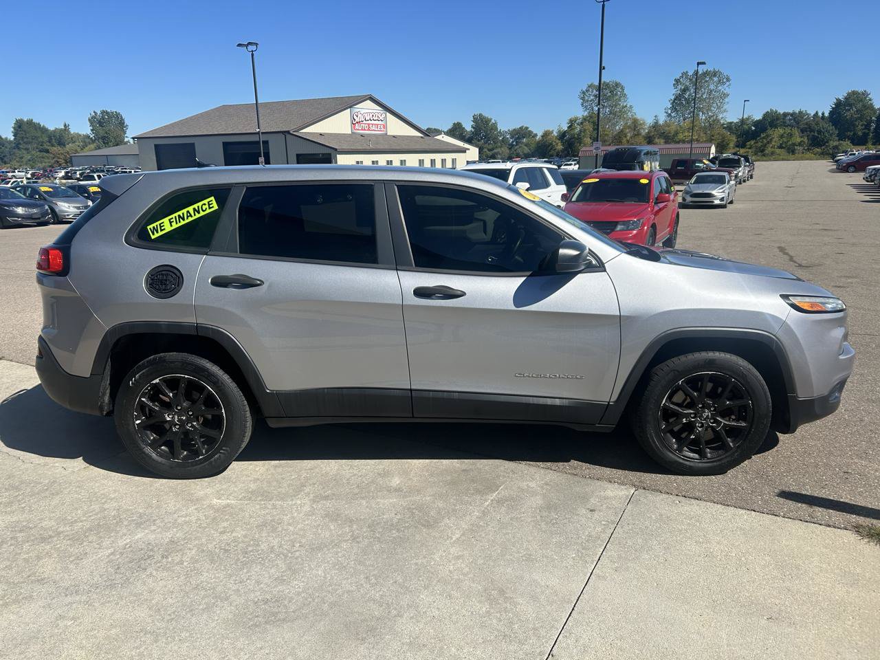 Used 2014 Jeep Cherokee Sport FWD image 4