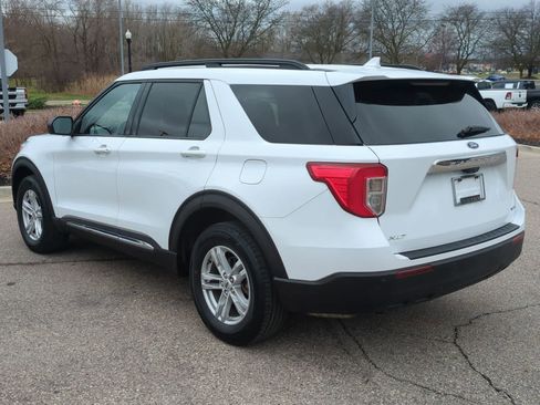 Used 2020 Ford Explorer XLT w/ Comfort Package image 11