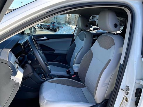 Used 2022 Volkswagen Taos SE w/ Panoramic Sunroof Package image 24