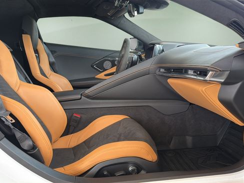 Used 2025 Chevrolet Corvette Stingray Premium Cpe w/ Z51 Performance Package RWD image 11