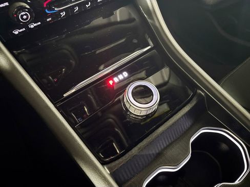 New 2025 Jeep Grand Cherokee Laredo w/ MOPAR Finishing Package image 17