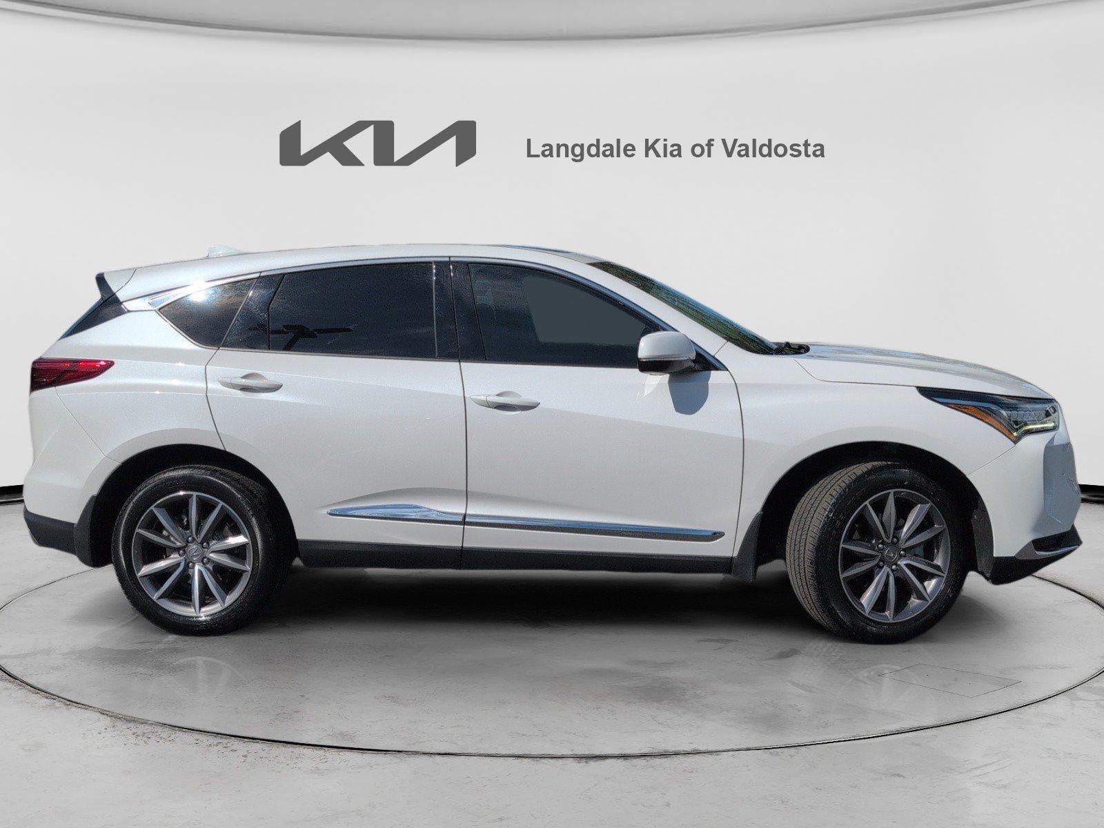 Used 2024 Acura RDX w/ Technology Package AWD/4WD image 3