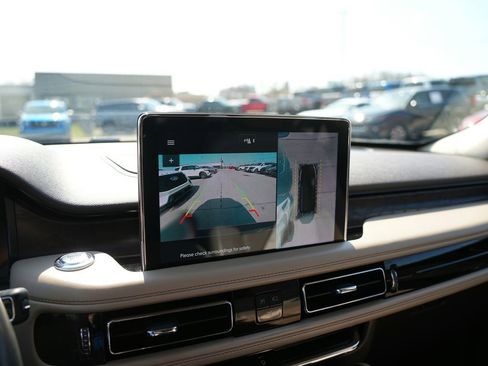 Used 2020 Lincoln Aviator Reserve AWD/4WD image 12