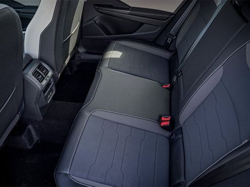 New 2026 Volkswagen Taos SE image 31