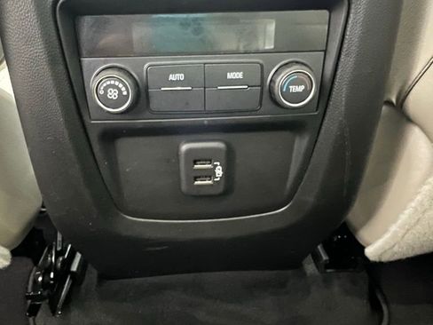 Used 2021 Buick Enclave Essence image 30