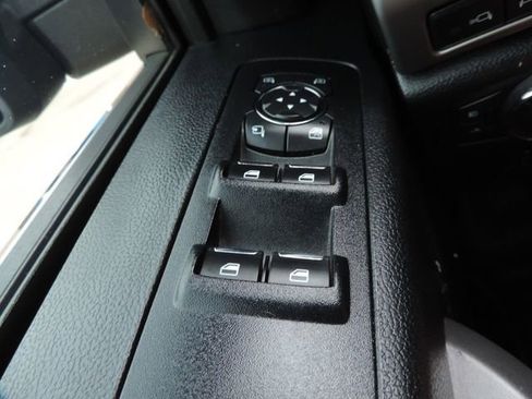 Used 2017 Ford F150 Platinum w/ Equipment Group 701A Luxury image 32