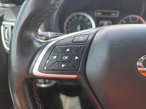 Used 2017 INFINITI QX30 Premium w/ Technology Package image 19