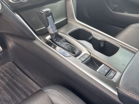 Used 2018 Honda Accord Sport image 16