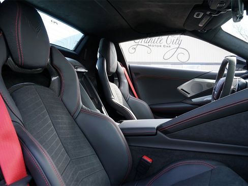 Used 2023 Chevrolet Corvette Stingray Premium Conv w/ Z51 Performance Package image 23