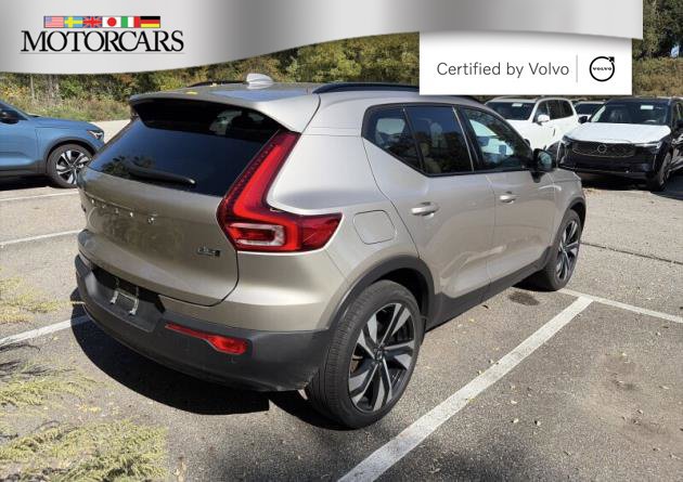 Used 2024 Volvo XC40 B5 Plus w/ Climate Package AWD/4WD image 3