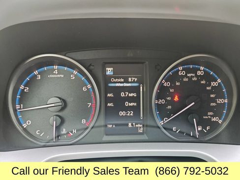 Used 2017 Toyota RAV4 LE w/ Carpet Mat Package AWD/4WD image 18
