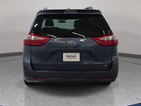 Used 2015 Toyota Sienna LE FWD image 7