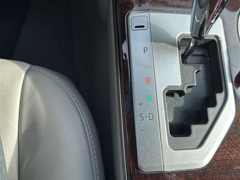 Used 2013 Toyota Camry XLE w/ Leather Pkg image 27