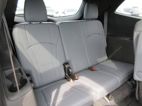Used 2023 Buick Enclave Essence w/ Experience Buick Package AWD/4WD image 27