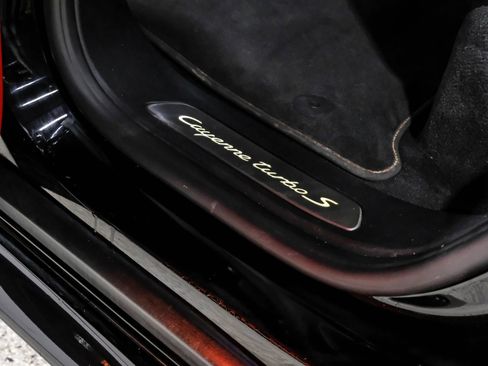 Used 2016 Porsche Cayenne Turbo S image 37