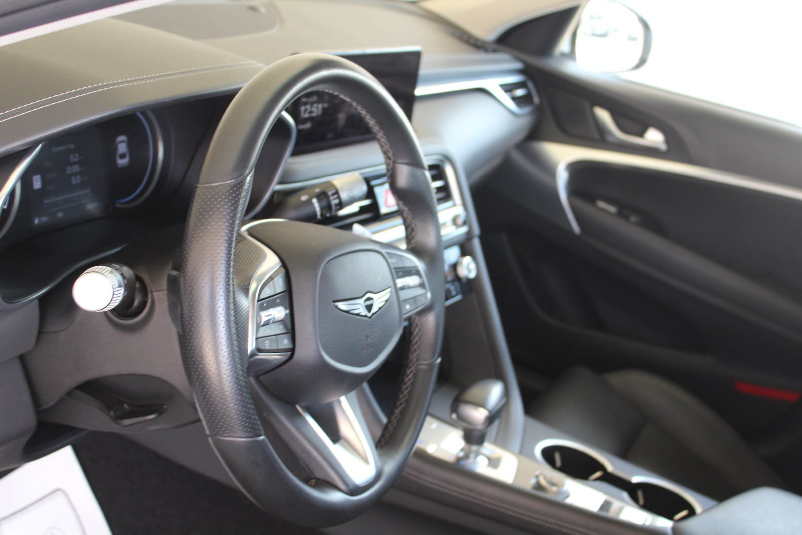 Used 2025 Genesis G70 2.5T RWD image 16