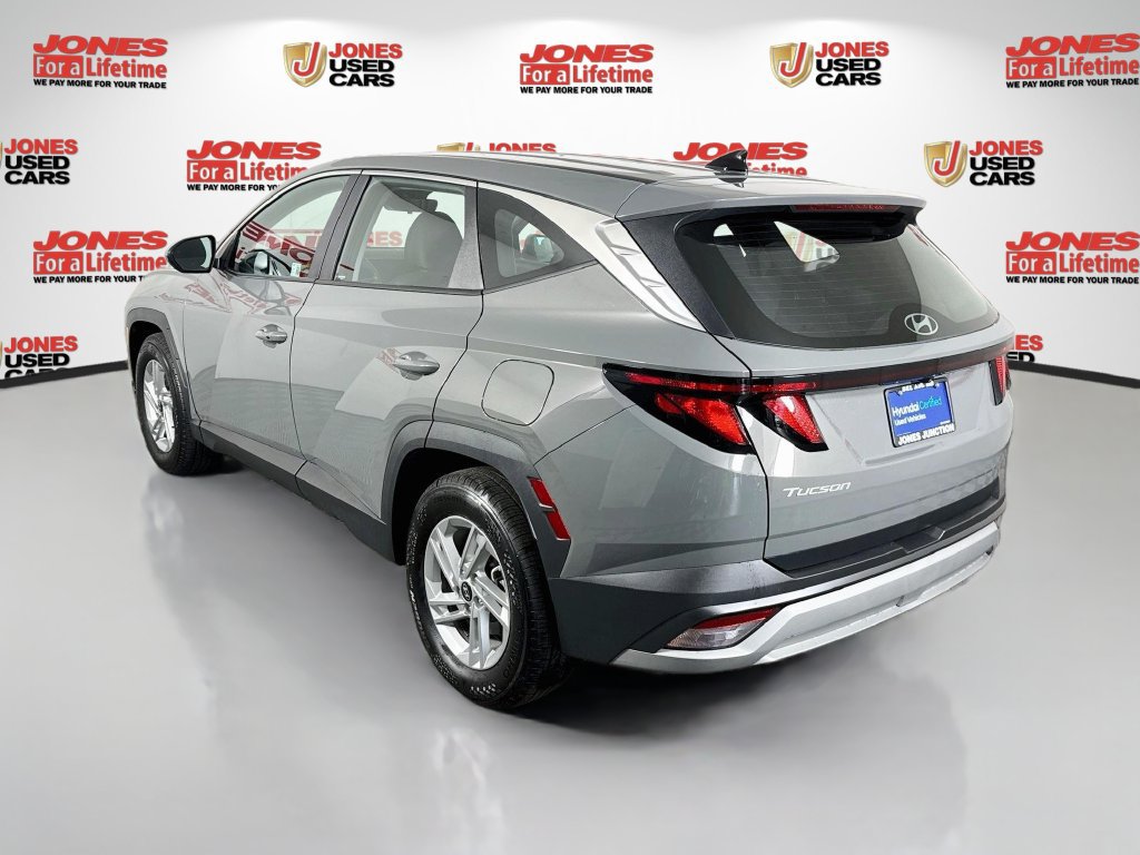 Used 2025 Hyundai Tucson SE FWD image 2