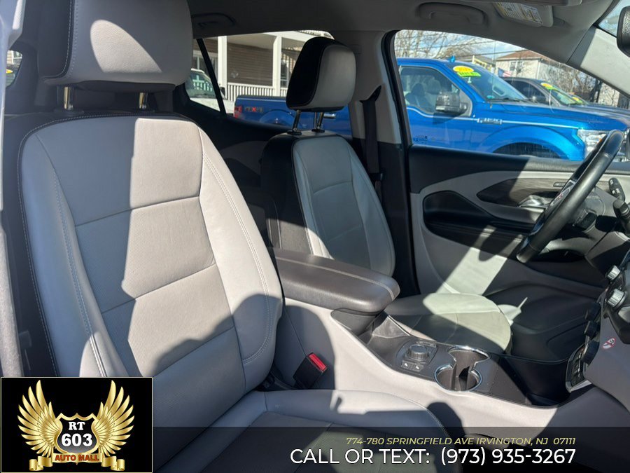 Used 2023 GMC Terrain SLT FWD image 15