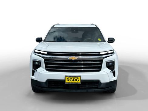 Used 2025 Chevrolet Traverse LT AWD/4WD image 8
