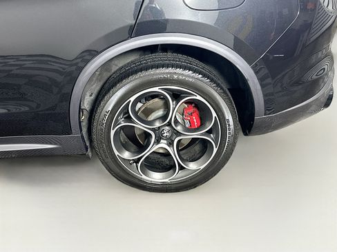 Used 2023 Alfa Romeo Stelvio Ti AWD/4WD image 11