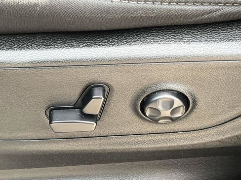 Used 2020 RAM 1500 Big Horn AWD/4WD image 11