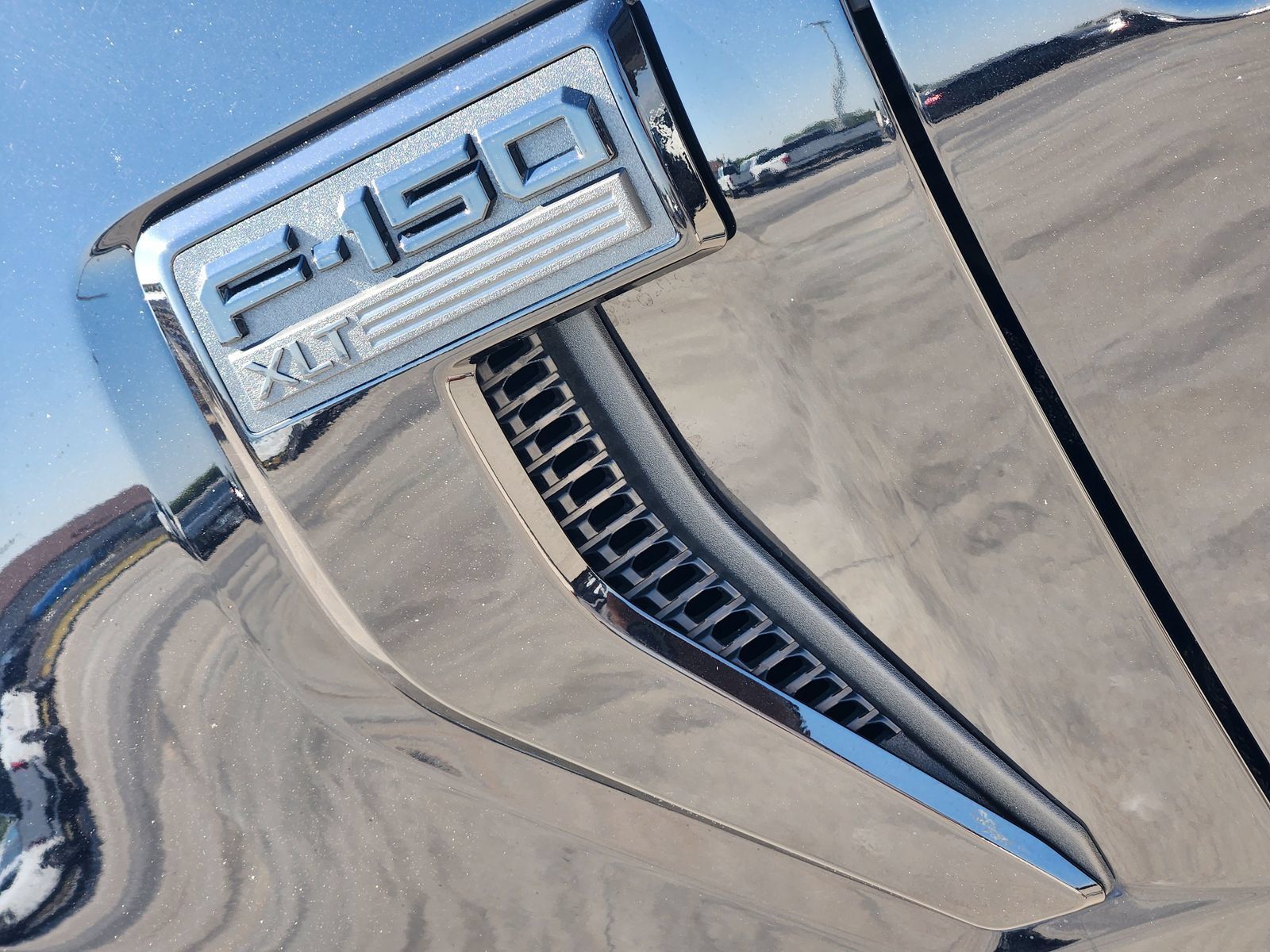 Used 2024 Ford F150 XLT w/ Equipment Group 302A MID AWD/4WD image 9