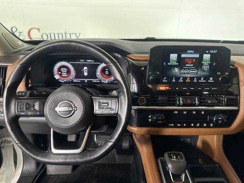 Used 2022 Nissan Pathfinder Platinum w/ Cargo Package image 10