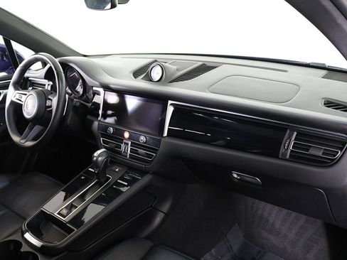 Used 2022 Porsche Macan image 32