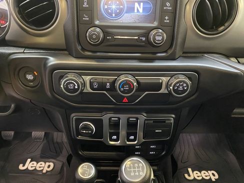 Used 2019 Jeep Wrangler Sport AWD/4WD image 41