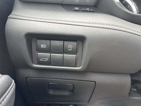 Used 2023 Toyota Highlander XLE image 19