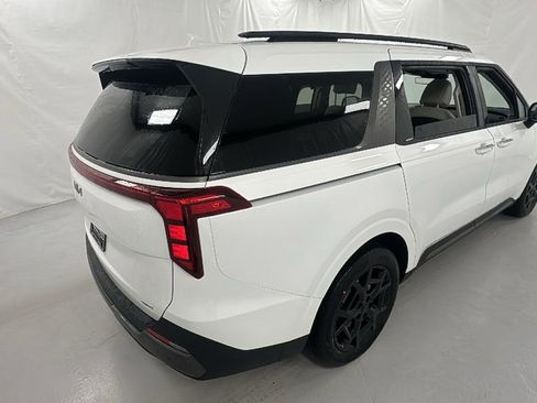 New 2026 Kia Carnival SX w/ SX Dark Edition Package FWD image 3