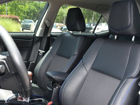 Used 2019 Toyota Corolla SE FWD image 11