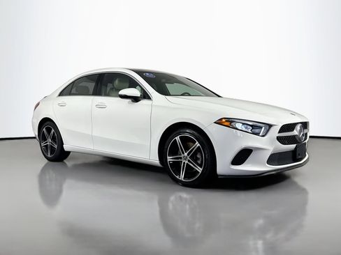 Used 2019 Mercedes-Benz A 220 4MATIC image 3