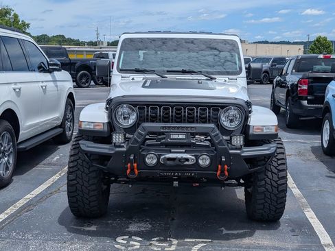 Used 2023 Jeep Gladiator Sport AWD/4WD image 4