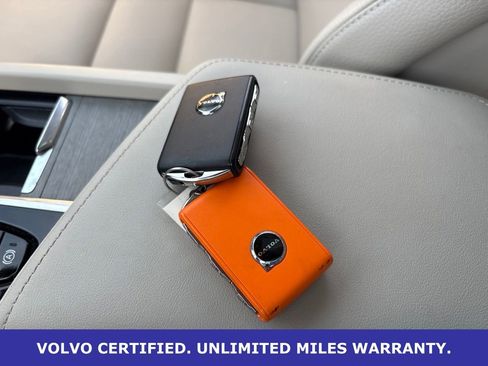 Certified 2025 Volvo XC60 T8 Plus w/ Protection Package Premier AWD/4WD image 29