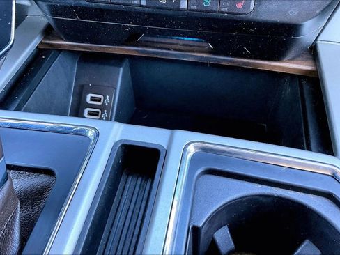 Used 2019 Ford F150 Lariat w/ Equipment Group 502A Luxury image 24