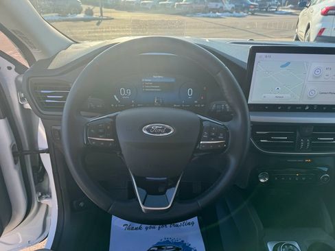 Used 2023 Ford Escape Platinum w/ Premium Technology Package AWD/4WD image 27