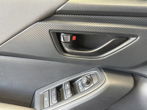 Used 2024 Subaru Crosstrek 2.0i Premium AWD/4WD image 18