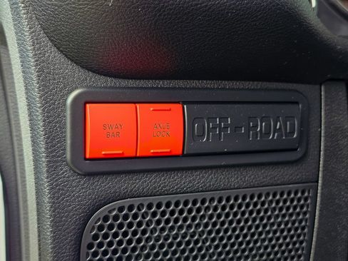 Used 2018 Jeep Wrangler Unlimited Rubicon AWD/4WD image 12