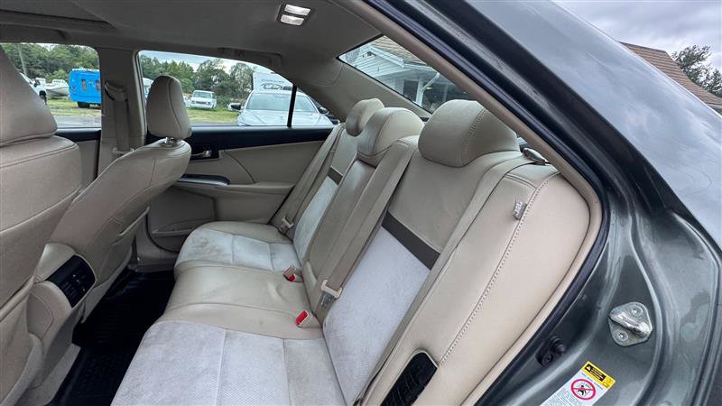 Used 2012 Toyota Camry XLE w/ Leather Pkg FWD image 39