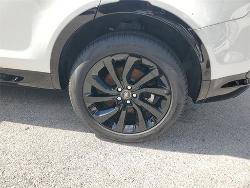 Certified 2025 Land Rover Discovery Sport Dynamic SE image 13