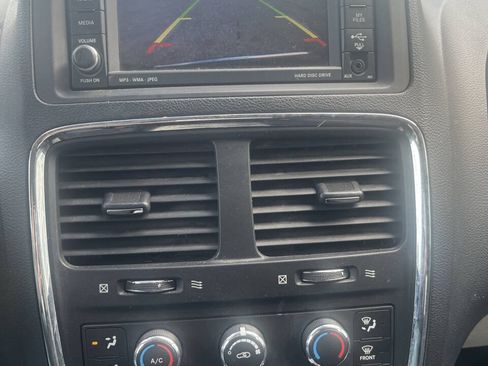 Used 2011 Dodge Grand Caravan Mainstreet w/ PWR Convenience Group FWD image 12