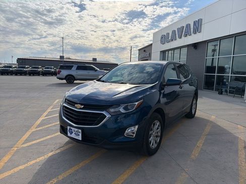 Used 2021 Chevrolet Equinox LT image 3