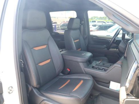 Used 2024 GMC Sierra 2500 AT4 w/ AT4 Premium Plus Package AWD/4WD image 19