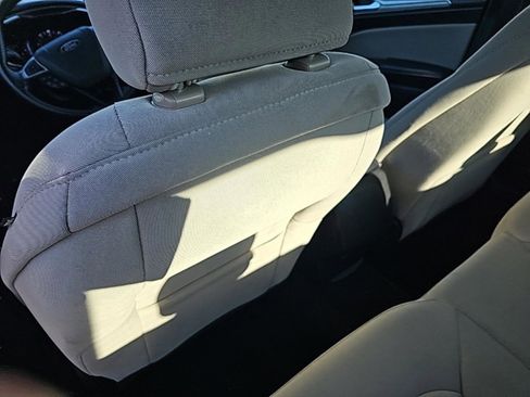 Used 2018 Ford Fusion S image 28